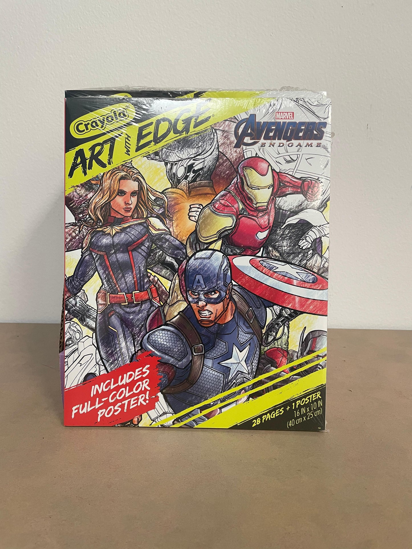 CRAYOLA ADVENGERS COLORING BOOK