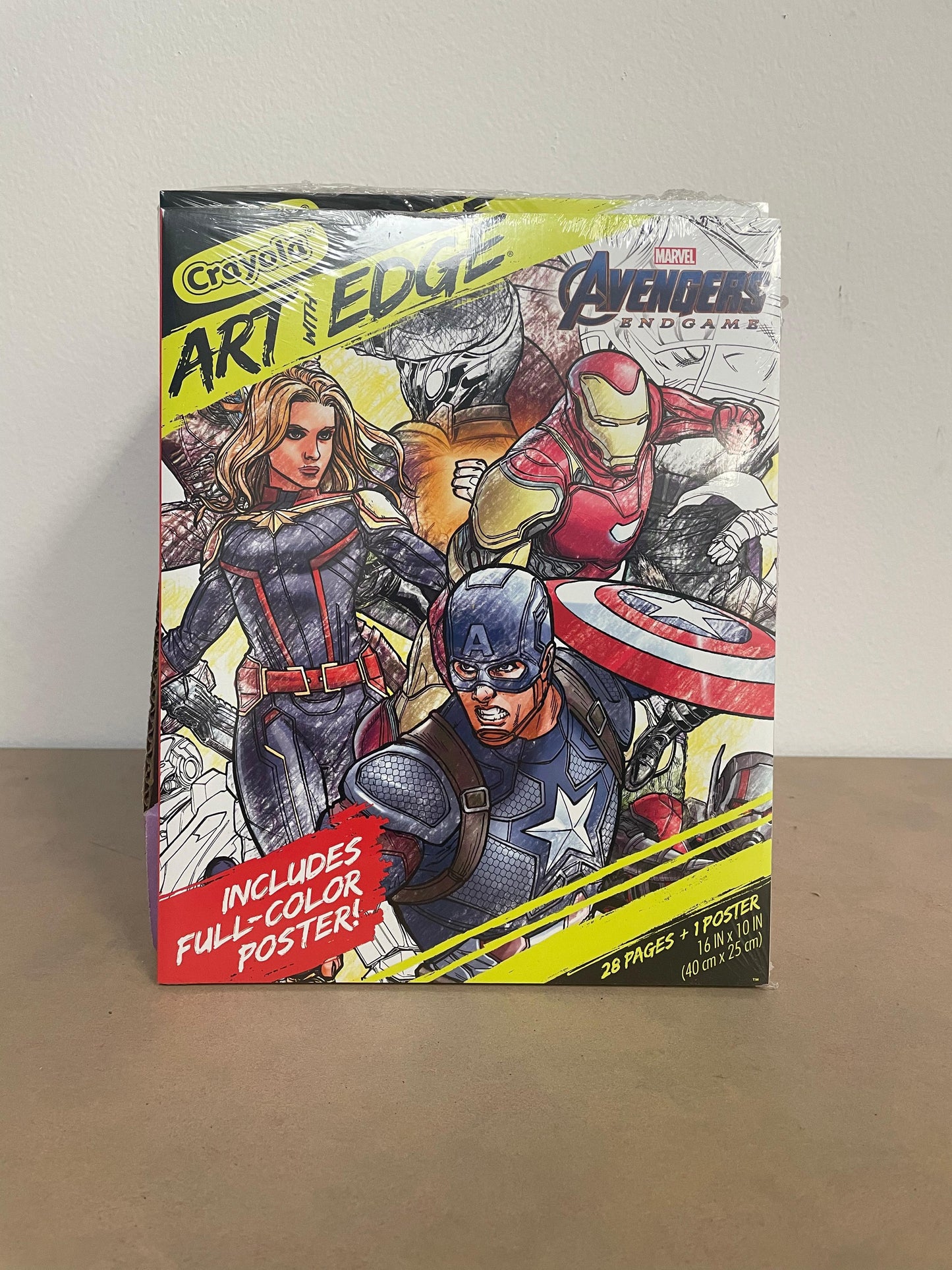 CRAYOLA ADVENGERS COLORING BOOK